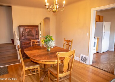 Formal Dining