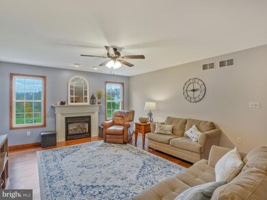 8 Sparrow Hawk Dr, Orwigsburg, PA 17961 - photo 5