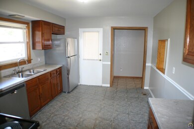 7000 SW Arborhaven Ln, Topeka, KS 66619 - photo 3