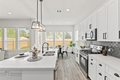 6827 Calhoun Rd, Houston, TX 77021 - photo 7