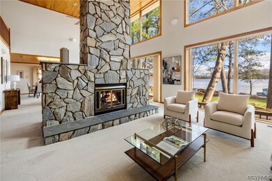 Living Room w/ amazing views, 2-sided gas fireplac