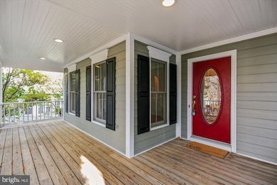 664 Lake Varuna Mews, Gaithersburg, MD 20878 - photo 3