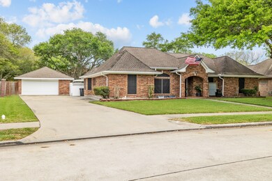 2110 Troon Dr, Alvin, TX 77511 - photo 2