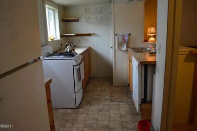 704 SE Quay Ave, Lincoln City, OR 97367 - photo 4