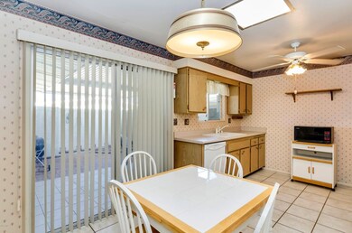 Light & bright kitchen!