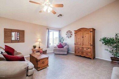 005-Living_Room-2328172-medium