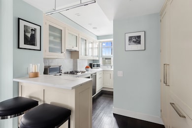302 W 12th St unit 12A, New York, NY 10014 - photo 6