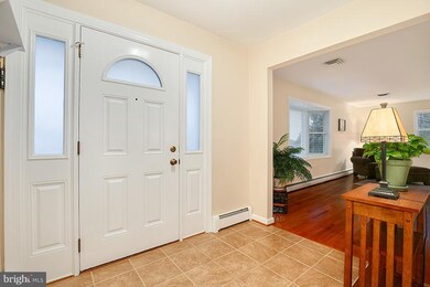 906 Lee Ave, Sykesville, MD 21784 - photo 3