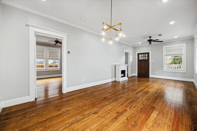 513 Northwood St unit C, Houston, TX 77009 - photo 2