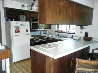 EAT-IN KITCHEN.