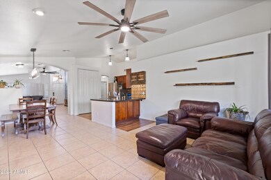 07-Family Room