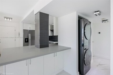 Villa Bay Vista unit 904, Miami Beach, FL 33141 - photo 5