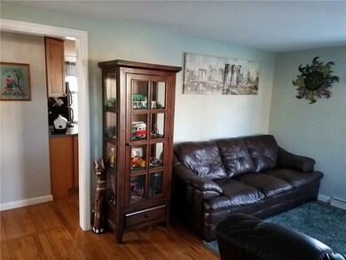 135 Bartlett Dr, Warwick, RI 02886 - photo 5