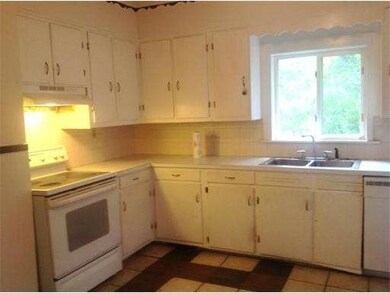 515 Burncoat St, Worcester, MA 01606 - photo 3