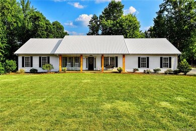 Big front yard and 