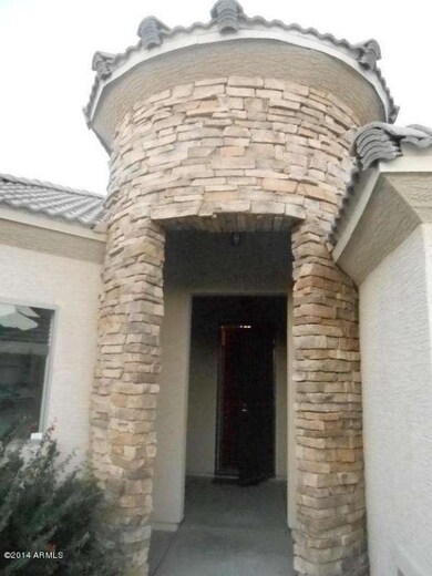 GORGEOUS FRONT ENTRY