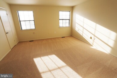 4705 Grand Bend Dr, Catonsville, MD 21228 - photo 5