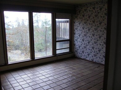 735 Azalea Dr, Grants Pass, OR 97526 - photo 4