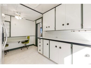 718 W 19th St, Vancouver, WA 98660 - photo 5