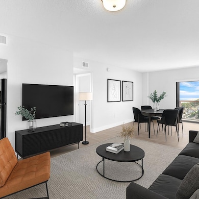 100 Kings Point Dr unit 1020, Sunny Isles Beach, FL 33160 - photo 3