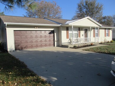 314 Whippoorwill Dr, Batesville, IN 47006 - photo 2