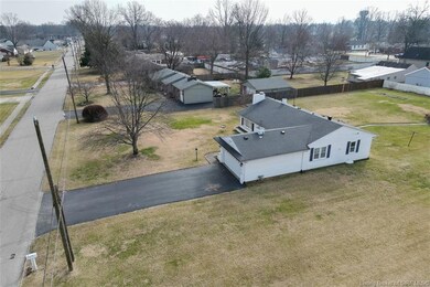 1747 Scheller Ln, New Albany, IN 47150 - photo 4