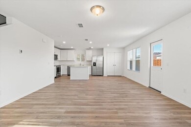 822 Breakwater Dr, Princeton, TX 75407 - photo 4