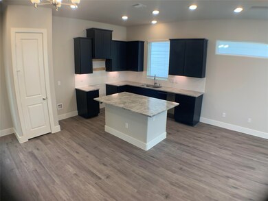 9014 Lonestar Creekbend Ln, Houston, TX 77080 - photo 3