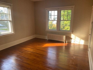 82 High St unit 2S, Bristol, RI 02809 - photo 4