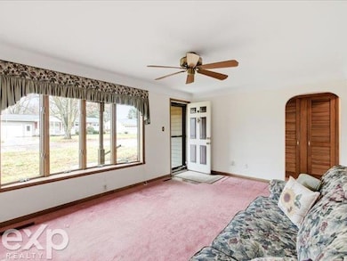 39 S Flower St, Croswell, MI 48422 - photo 3