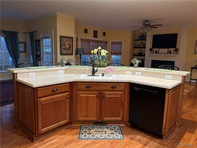  light hardwood / wood-style flooring, a kitchen i
