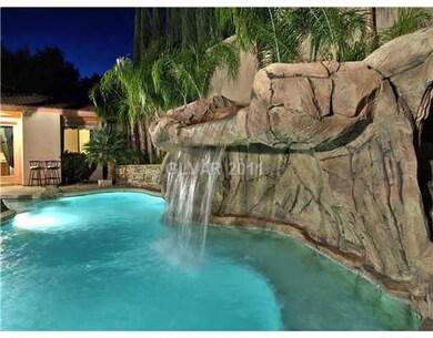Swimming Pool/Hot Tub/Sauna.