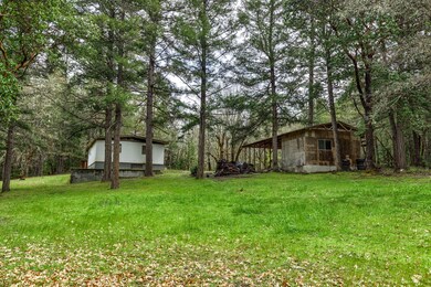 1935 Azalea Dr, Grants Pass, OR 97526 - photo 2