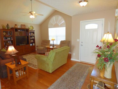 370 Bleemel Ln, Mount Washington, KY 40047 - photo 5