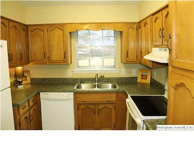 Eat-in kitchen with almost new appliances