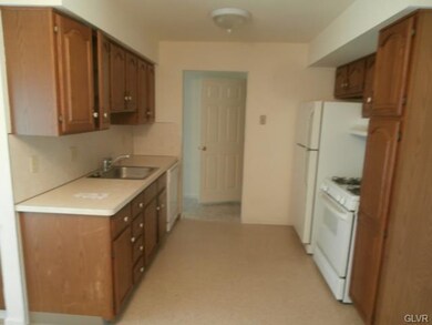 309 S 12th St, Emmaus, PA 18049 - photo 3