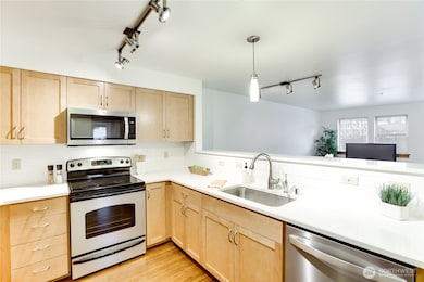 Pondtedera unit 308, Seattle, WA 98144 - photo 6