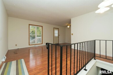 1521 Emerald Dr, Davenport, IA 52804 - photo 5