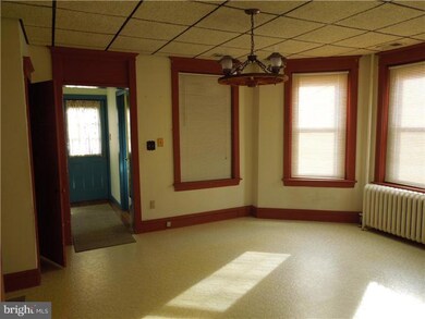 610 E Broad St, Souderton, PA 18964 - photo 2