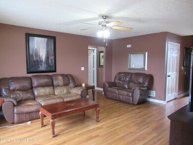 160 Halcomb Ct, Mount Washington, KY 40047 - photo 7