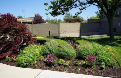 River House Co-Op Apartments unit 624, Detroit, MI 48214 - photo 2