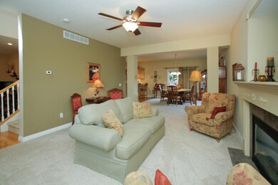 4619 cindy st-107
