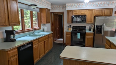 34 Hubbard Grove Rd, Shelburne, NH 03581 - photo 4