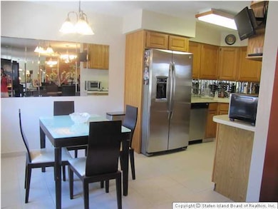 12 Sandywood Ln, Staten Island, NY 10309 - photo 5