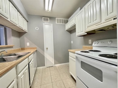 3500 Tangle Brush Dr unit 3, Spring, TX 77381 - photo 5
