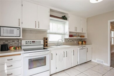 1805 46th St, Des Moines, IA 50310 - photo 5