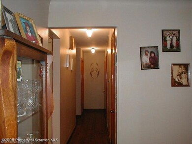 1620 Hawthorne St, Scranton, PA 18504 - photo 4