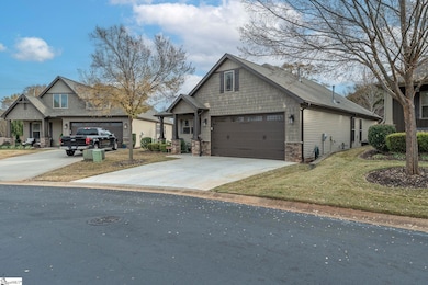 541 Ashler Dr, Greer, SC 29650 - photo 2