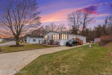 8042 Harbour Dr, Ira Township, MI 48023 - photo 2