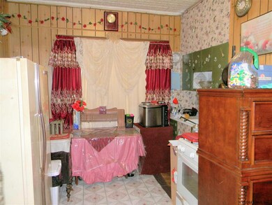 260 10th St, Troy, NY 12180 - photo 5